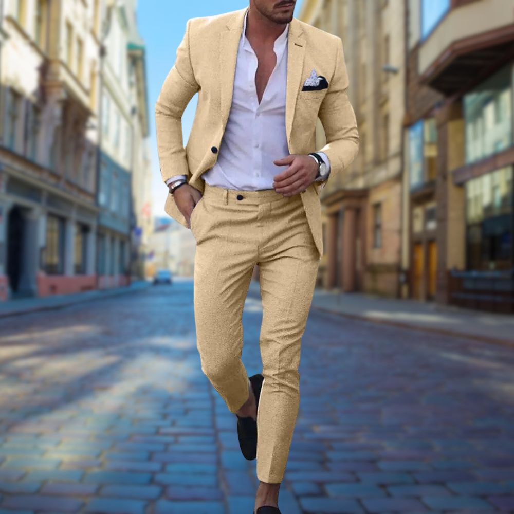 Fit Suit with Peak Lapel for Men